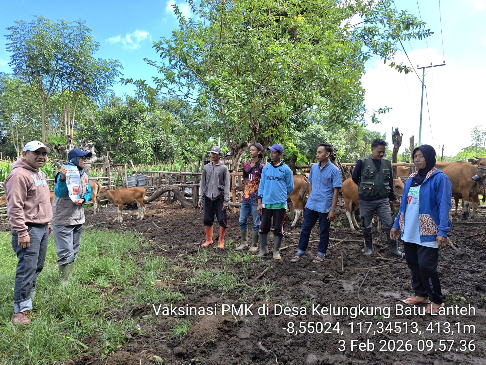 Vaksinasi Penyakit Mulut dan Kuku (PMK) di lanjutkan dengan KIE kepada peternak di Kecamatan Batulanteh 